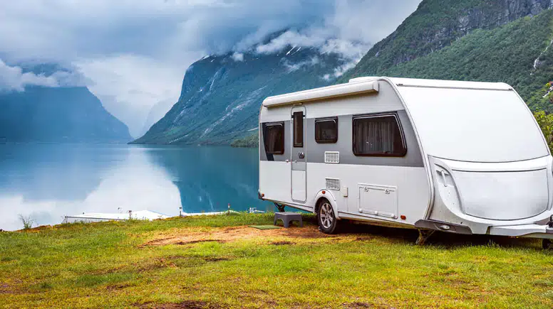 Finike Sahilinde Karavan Sürgünü!