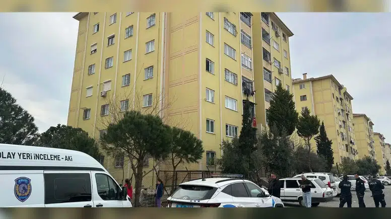 Anne Yoktu, Baba Uyuyordu: Denizli'de 3 Yaşındaki Çocuk Pencereden düştü!