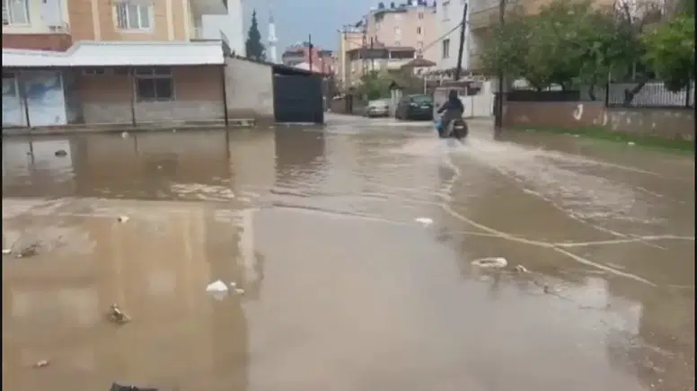 Hatay Saniyeler İçinde Felaketi Yaşadı!  Önce Dolu Vurdu, Sonra Sel Geldi!