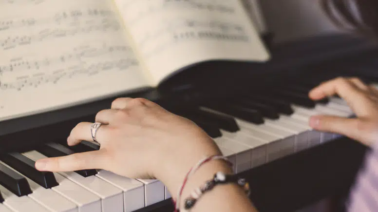 Konyaaltı’nda Sanat Rüzgarı: 55 Yaş Üstü Orkestra Sahneye Çıkıyor