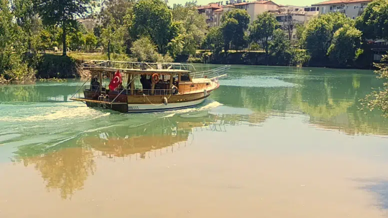 Manavgat Irmağı'nda Korkutan Manzara: Masmavi Su Çamura Bulandı!