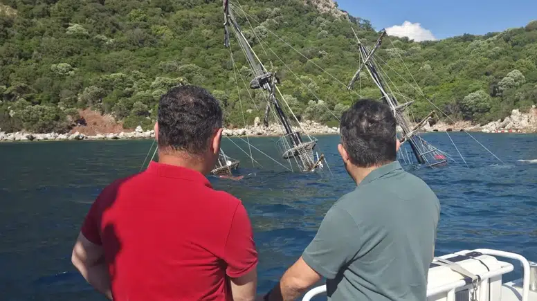 Marmaris Akvaryum Koyu'nda Tur Teknesi Suya Gömüldü