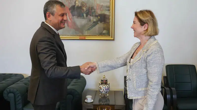Çorlu Tren Faciasında Oğlunu Kaybetmişti... Mısra Öz CHP’ye Katıldı