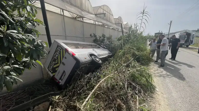 Alanya'da Okul Yolunda Kaza: Sürücü Gözyaşları İçinde O Anları Anlattı