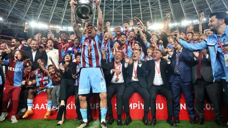 Ziraat Türkiye Kupası Sahibi Trabzonspor Oldu! Kupayı Antalya'da Kaldırdı