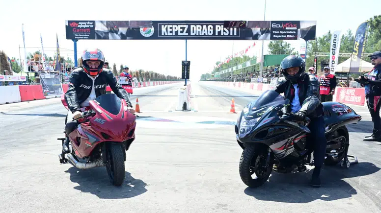 Kepez Yeni Drag Pisti’nde Nefes Kesen Yarış! Hız Tutkunları Antalya'da Buluştu