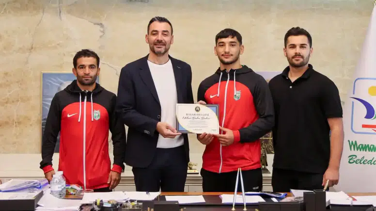 Manavgat’ta Başarılı Sporcular Ödüllendirildi