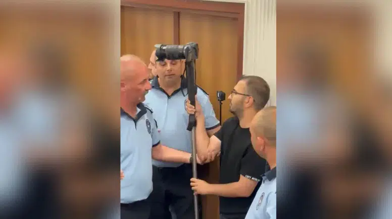 Aydın Büyükşehir Meclisi’nde Tansiyon Yüksek: CHP’li Yetişkin’den ‘Kendi Mikrofonumu Getireceğim’ Tepkisi