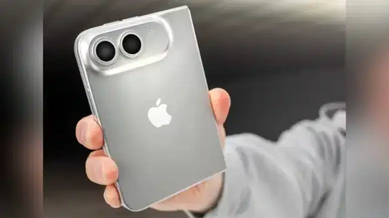 Teknoloji Dünyası Ayakta: Katlanabilir iPhone’un İlk Canlı Maketi Sızdı!