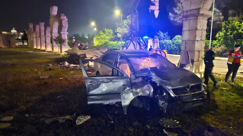 Belek'te Sabaha Karşı Korkutan Kaza: 4 Yaralı