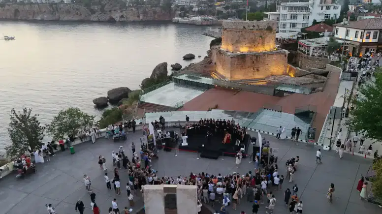 Antalya’da Tarih ve Müzik Buluşması: Gün Batımında Konser Keyfi