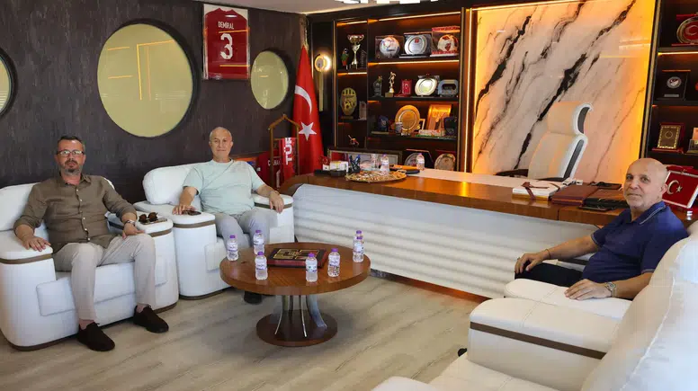 Alanya Belediye Başkanı Özçelik’ten Corendon Alanyaspor’a Destek Ziyareti