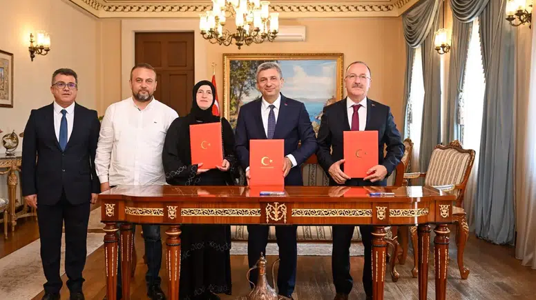 Muratpaşa'da Ortaokula Uygulamalı Eğitim Alanı ve Mescit: Protokol İmzalandı