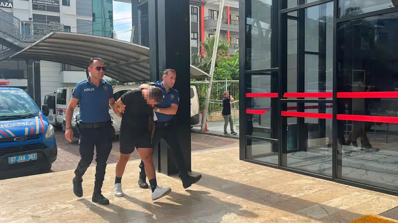 Alanya'da Komşu Kavgasında Skandal: Devlete ve Polise Hakaret Yağdırdı!