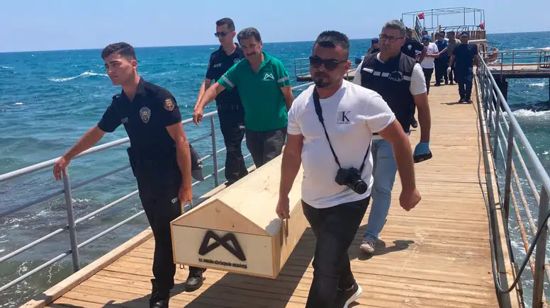 Kızkalesi'nde Sular Üzerinde Cansız Beden: Soruşturma Başlatıldı