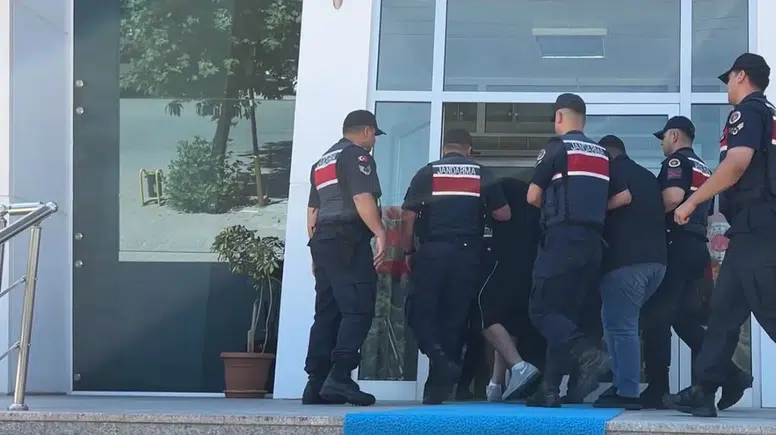 Burdur'da Polis Kılığına Giren Dolandırıcılar İstanbul'da Yakalandı
