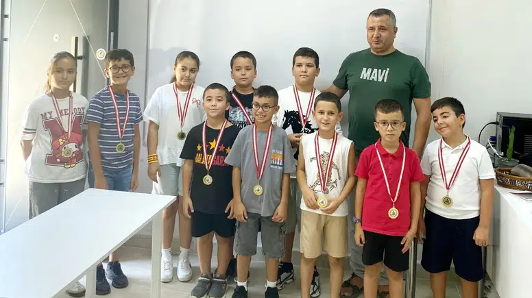 Serikli Minik Satranç Ustalarından Şampiyonluk Mücadelesi
