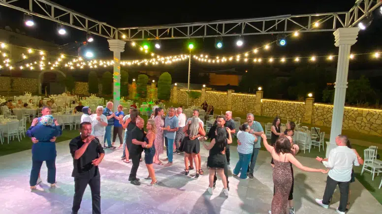 Nazilli'de Sıra Dışı Düğün: Nikaha Bir Gün Kala Ayrıldı, Düğünü Gelinsiz Yaptı