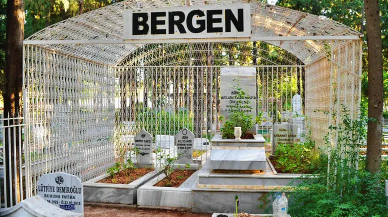 Bergen, Ölümünün 37. Yılında Mezarı Başında Anıldı!