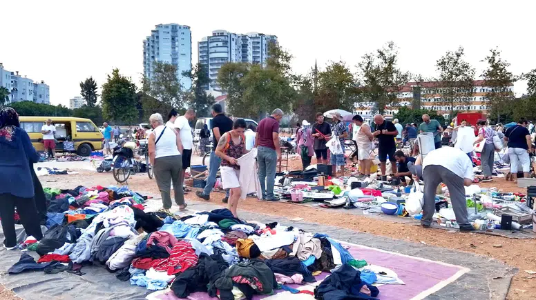 Antalya'nın En Ucuz Pazarı! 5 TL'ye Kıyafet, 50 TL'ye Elektronik