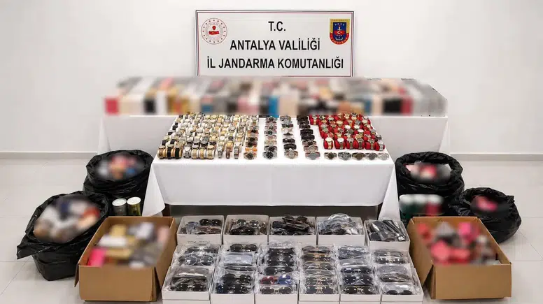 Manavgat'ta Milyonluk Kaçak Ürün Operasyonu