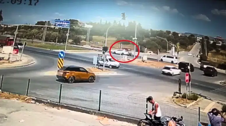 Manavgat'ta Kural İhlali Faciaya Davetiye Çıkardı: Motosikletteki 2 Kişi Hastanelik Oldu