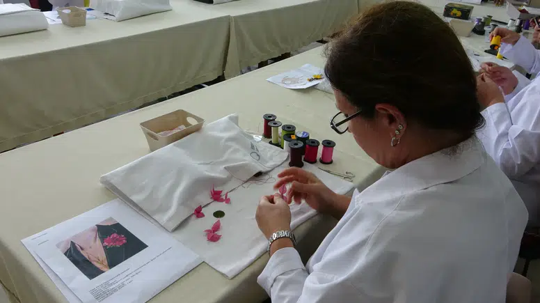 Mersin'de İğne Oyası Sanat Eserine Dönüştü