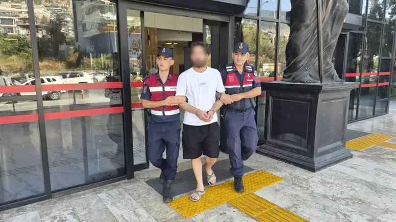 Uyuşturucu Ticaretinden Aranıyordu Alanya’da Firari Hükümlü Yakalandı