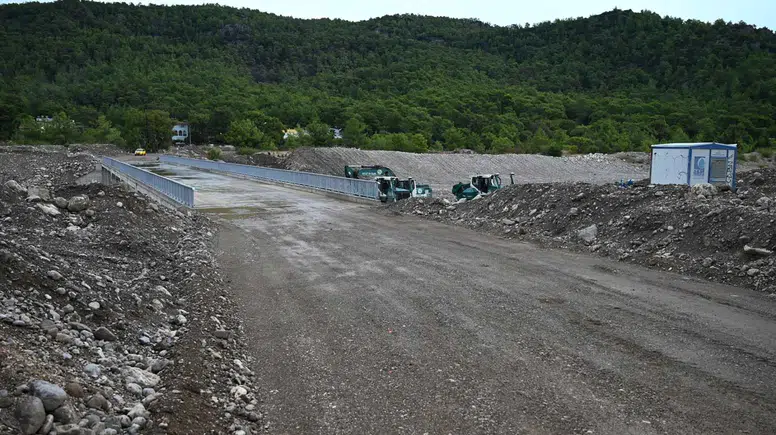 Kemer’de Ulaşım Rahatladı: Çomaklar Mevkisindeki Köprü Tamamlandı