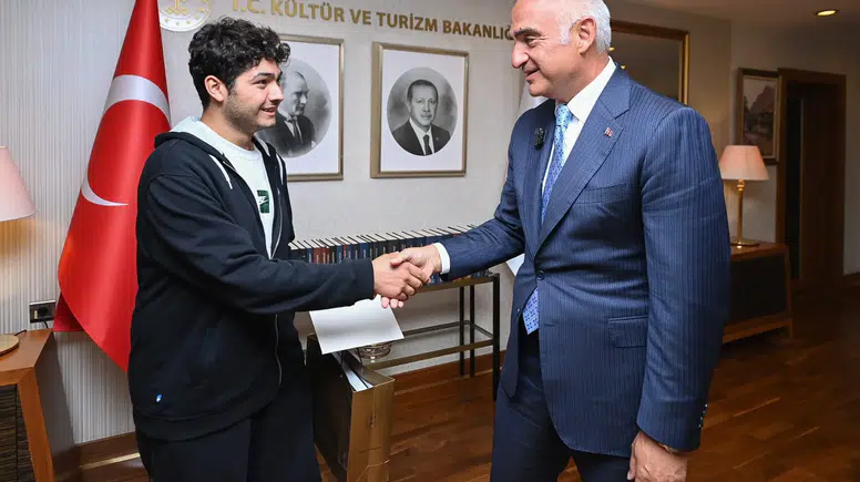 Akseki'de Çadırdan Hacettepe Tıp'a: Bakan Ersoy'dan Tebrik