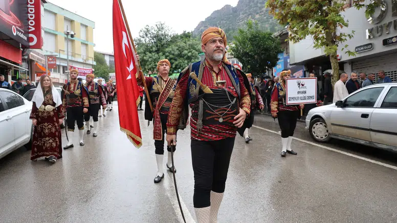 Adana'da Kırkpınar Korteji Yapıldı! Yüzlerce Güreşçi Er Meydanına Çıkıyor
