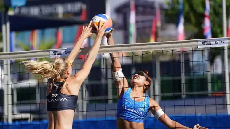 Alanya'da Plaj Voleybolu Heyecanı Sona Erdi: Şampiyonlar Belli Oldu