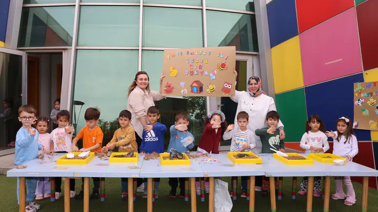 Döşemealtı'nda Minik Kalplerden Can Dostlara Sevgi Eli