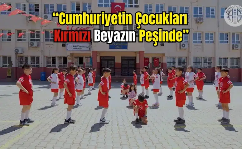 Aksulu Öğrencilerden 23 Nisan'da Antalyaspor Koreografisi