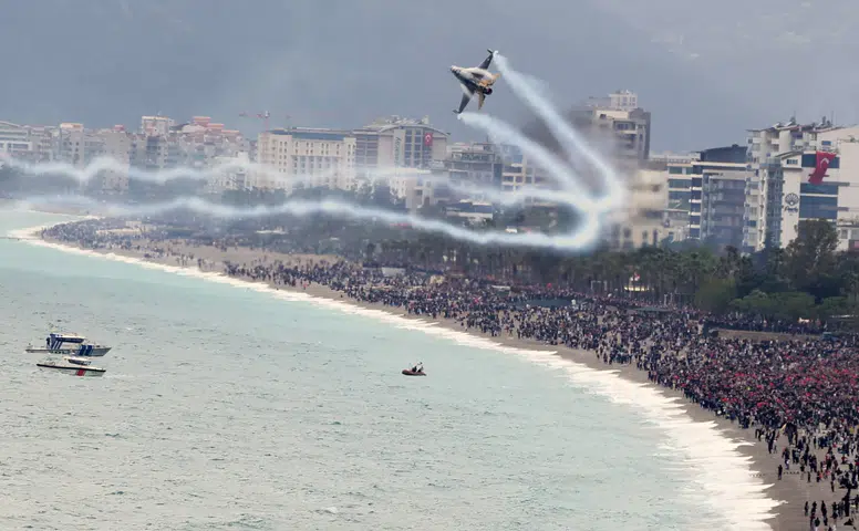 Antalya Semalarında SOLOTÜRK İmzası: 23 Nisan’da Gökyüzü Nefes Kesti