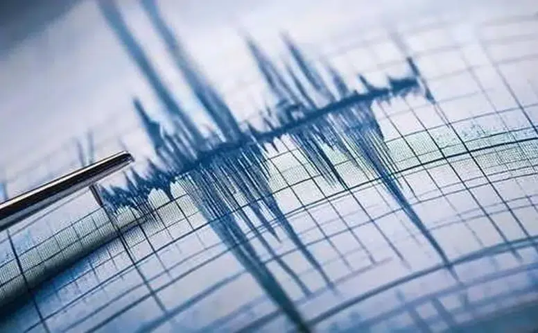 Akdeniz’de Gece Yarısı Depremi: 4.9 ile Sallandı!