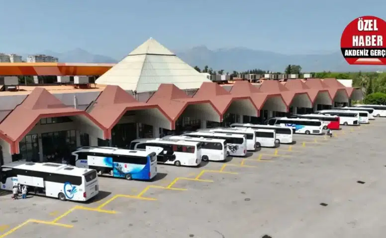 Antalya Otogarı’nda Bayram Mesaisi: Günde 200’den Fazla Otobüs Kalkıyor