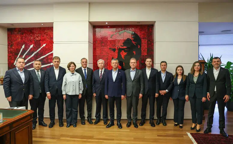 CHP’li Büyükşehir Belediye Başkanlarından Ortak Açıklama: 'Özgür Özel’in Yanındayız'