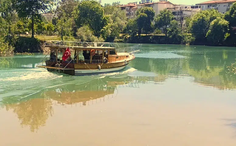 Manavgat Irmağı'nda Korkutan Manzara: Masmavi Su Çamura Bulandı!
