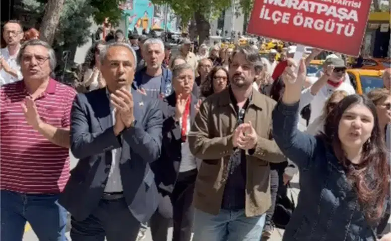 "Kızılay’da 'Özgür' Sesleri! CHP Muratpaşa Örgütü Güvenpark’ı İnleterek Miting Alanına İlerliyor!"