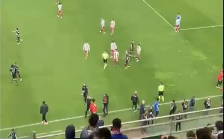 Derbide Gergin Anlar: Antalyaspor Taraftarı İsyanda!