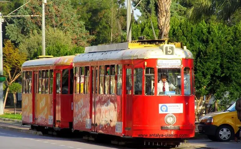 Yola Çıkacaklar Dikkat! Antalya'da Nostalji Tramvayı Seferlerine Bayram Molası