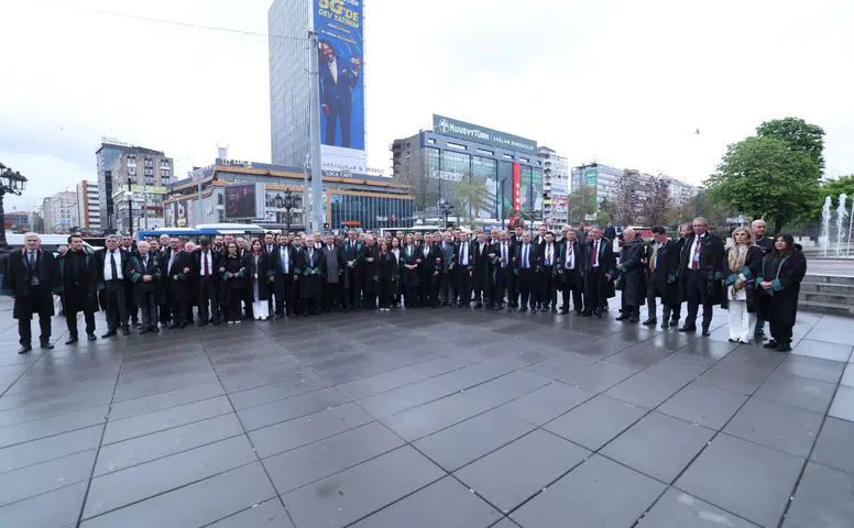 Antalya Barosu TBMM Önünde: Avukata Şiddete Karşı Ankara'da Tarihi Yürüyüş!
