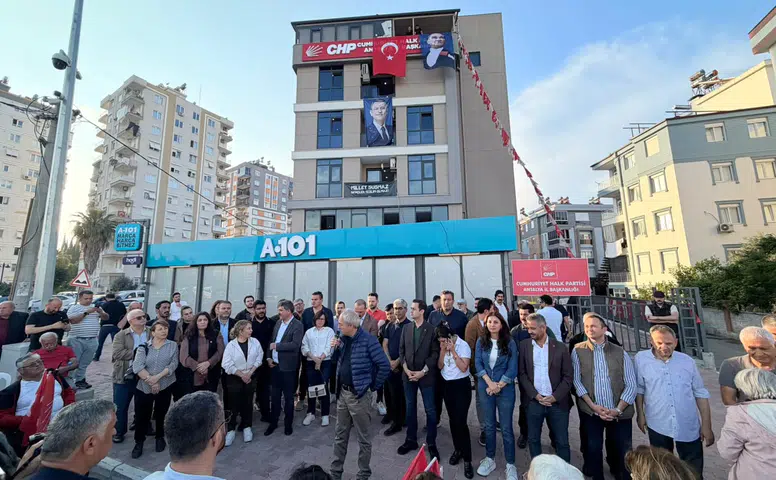 CHP Antalya'da Demokrasi Nöbeti