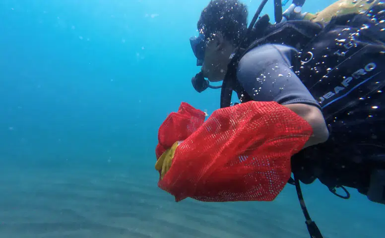 Antalya'da Deniz Temizliği Bitti: Akdeniz'den 20 Ton Çöp Çıktı