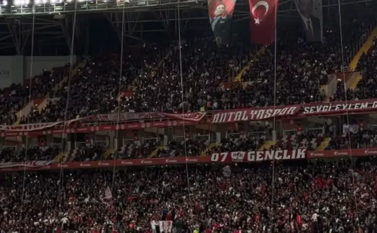 07 Gençlik’ten Muhtıra Gibi Duyuru: “Ya Onurunuzla Oynayın Ya da Gidin!”