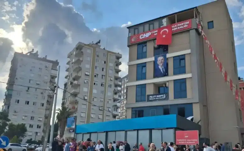 Genel Merkeze Müdahale Sonrası CHP Antalya Toplanıyor
