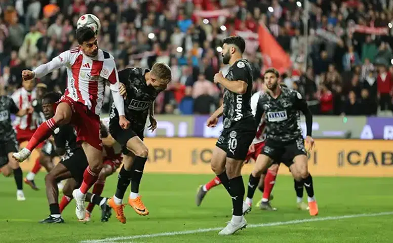 Akdeniz Derbisinde Sessiz Gece: Antalyaspor ve Alanyaspor Puanları Paylaştı