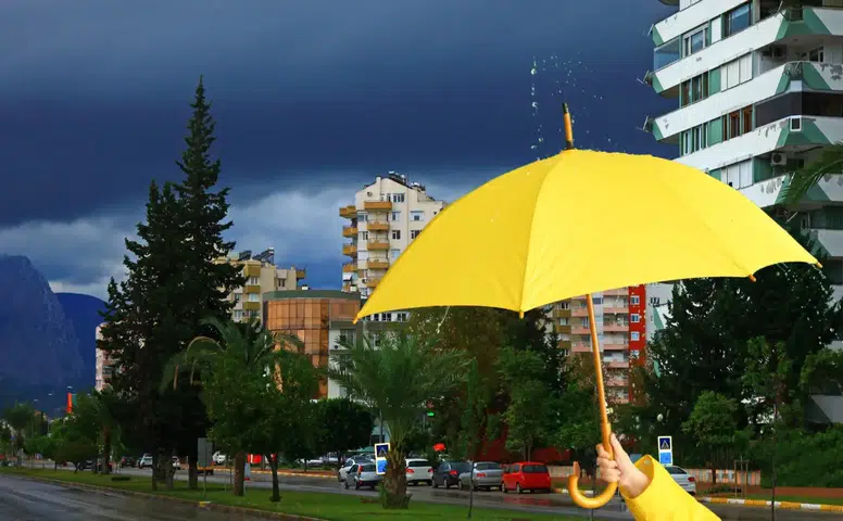 Antalya'nın 15 İlçesinde Kuvvetli Yağış Saatleri Açıklandı
