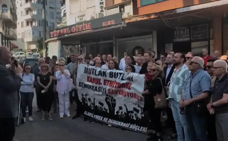 CHP Alanya'da Kazan Kaldırdı: "Kuklaları Tanımıyoruz!"